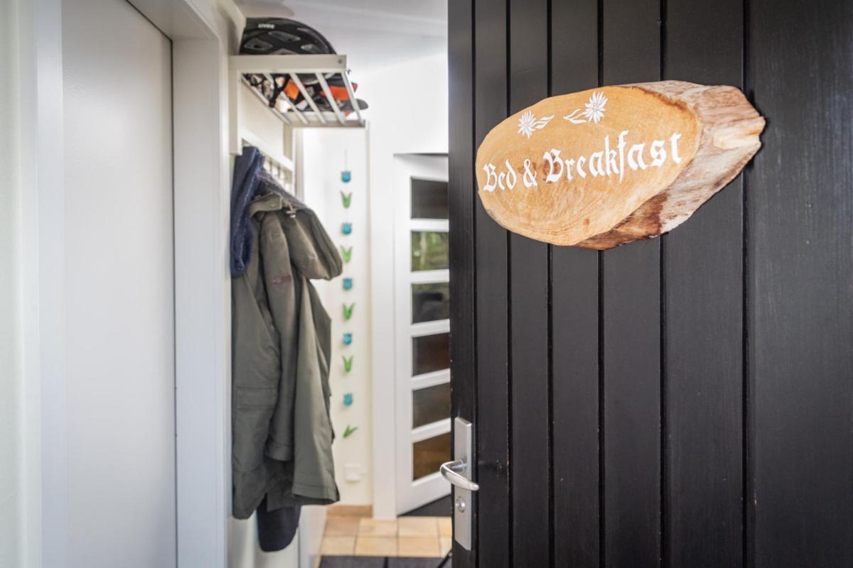 Mybednbreakfast In Bottmingen Bed and Breakfast Εξωτερικό φωτογραφία