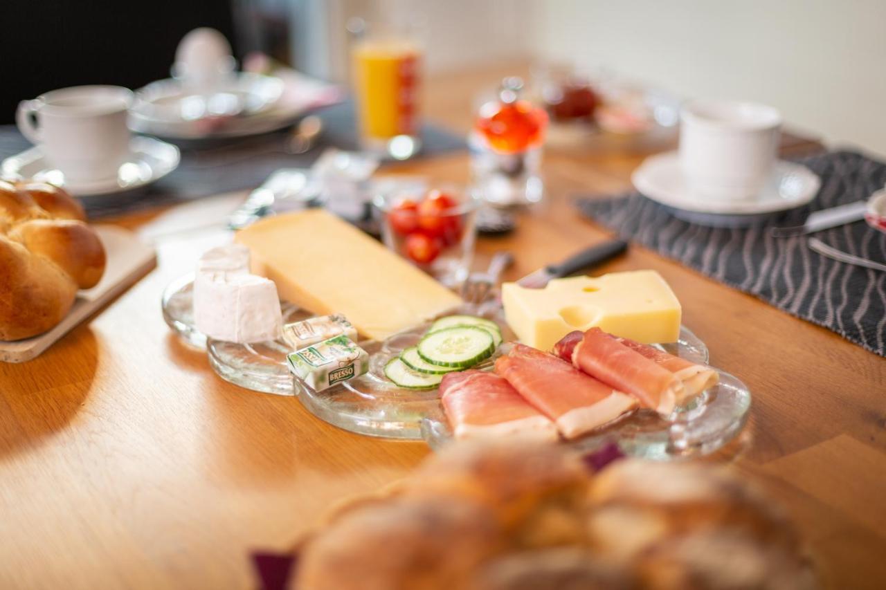 Mybednbreakfast In Bottmingen Bed and Breakfast Εξωτερικό φωτογραφία